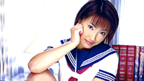 Mirai Hoshino 女子学生