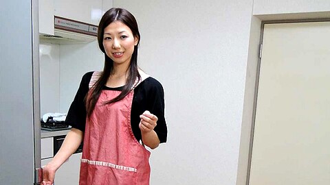 Mizuho Yamashiro Housewife