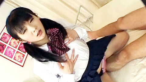 Yuri 女子学生